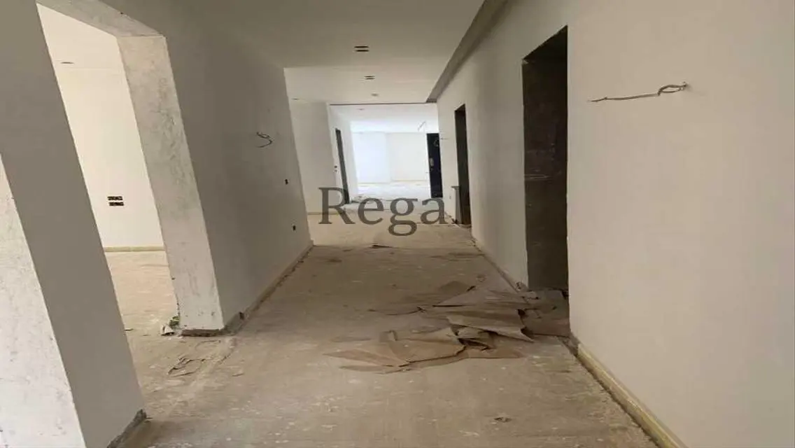 شقة متميزة للبيع أمام مول العرب في شارع سامح جادو