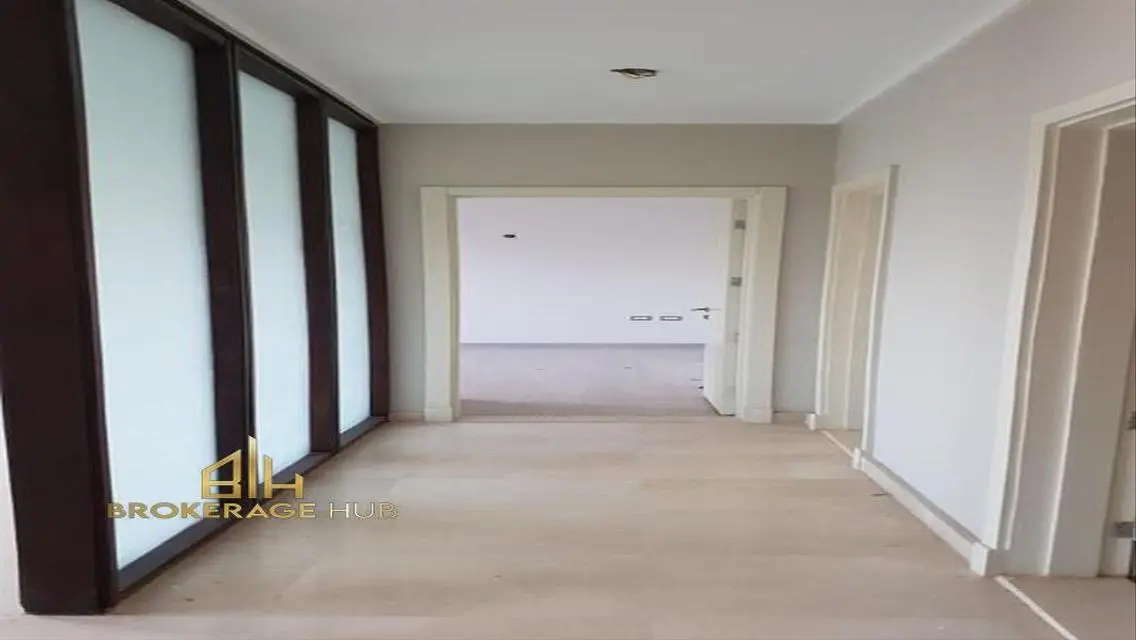Luxury Apartment for Sale in VG16-210