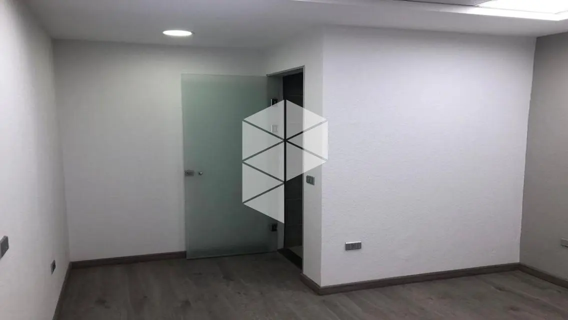 Exceptional Property with Luxury Amenities in Strategic Location
