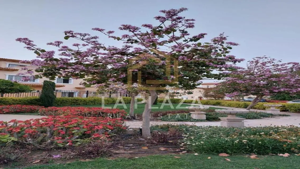 Luxury Villa for Sale at an Attractive Price by the Lake