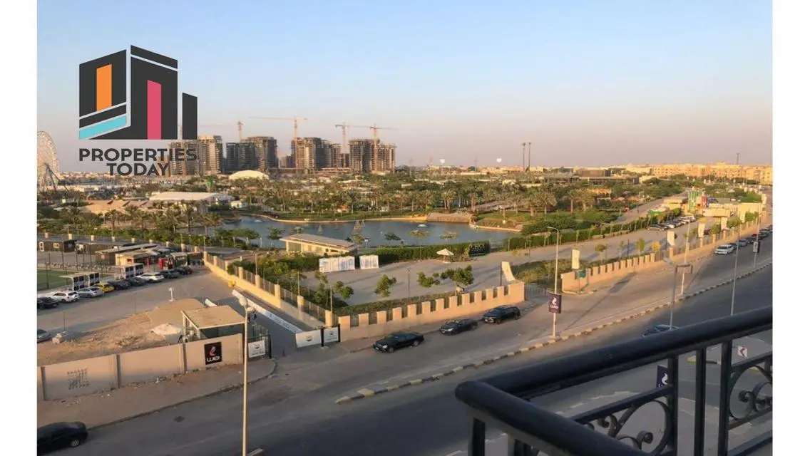 شقة فاخرة للإيجار بمساحة كبيرة
