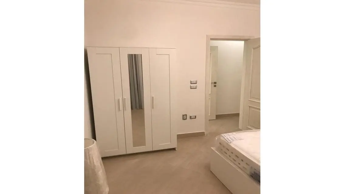 Modern Apartment for Sale with Private Garden in W45