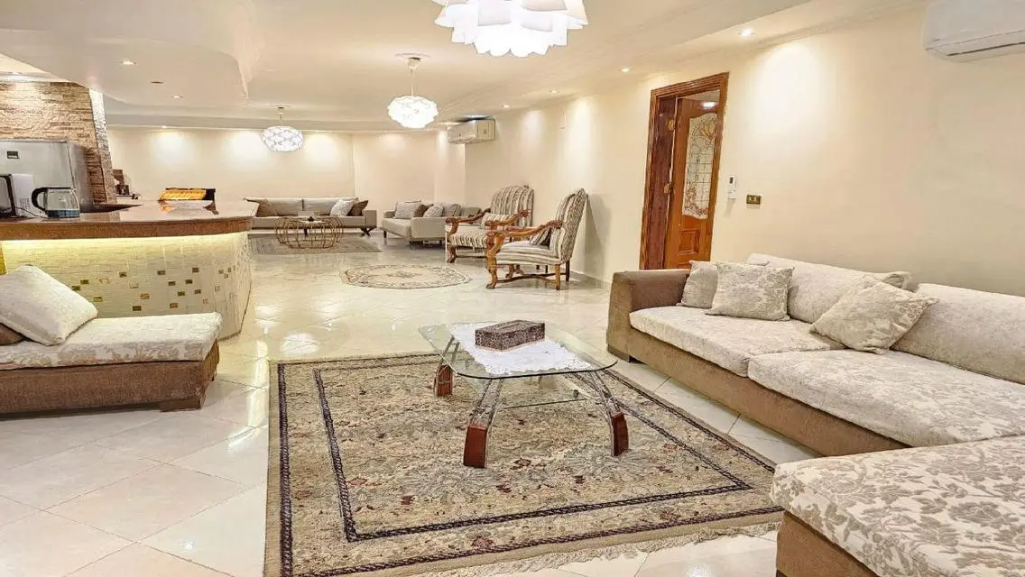 قبو مفروش للإيجار في الرحاب بالقرب من المطاعم