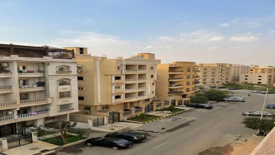 شقة مفروشة للإيجار بمفروشات فندقية في البنفسج 1