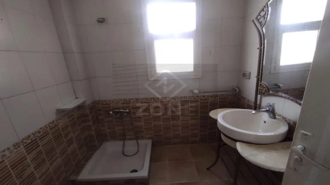 Luxury Apartment for Sale - 100 Square Meters in Prime Location