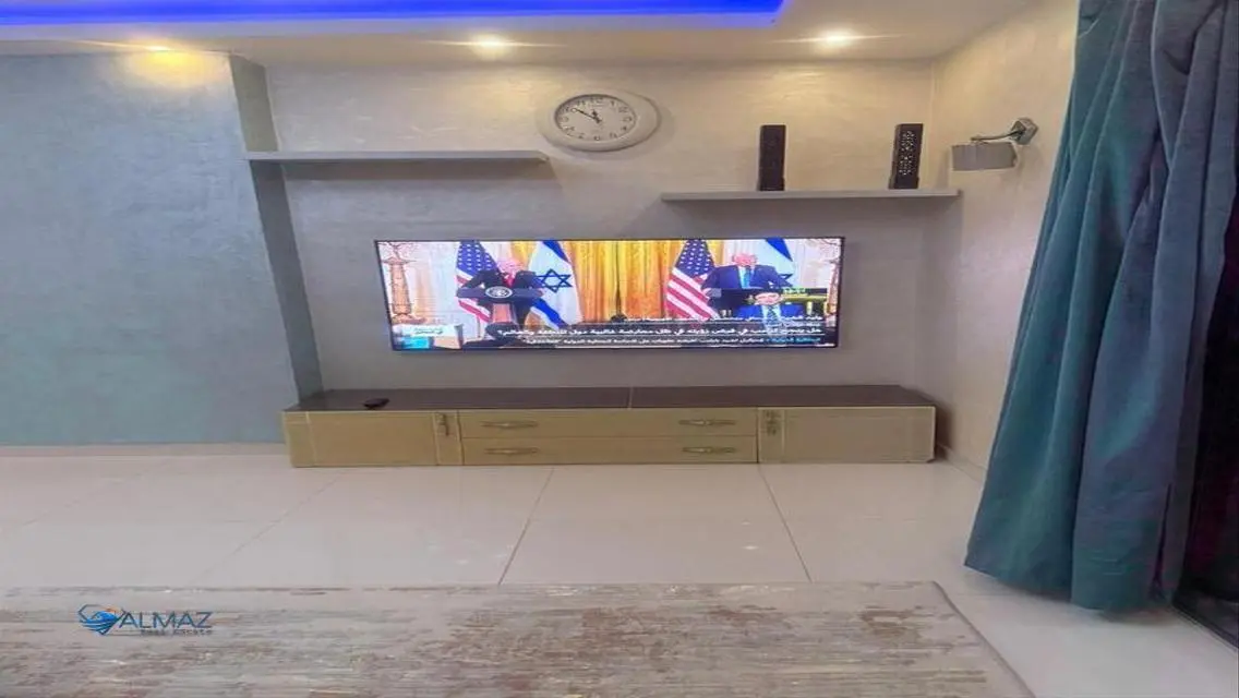 شقة فاخرة للإيجار في E8567-B-180-3-2-55