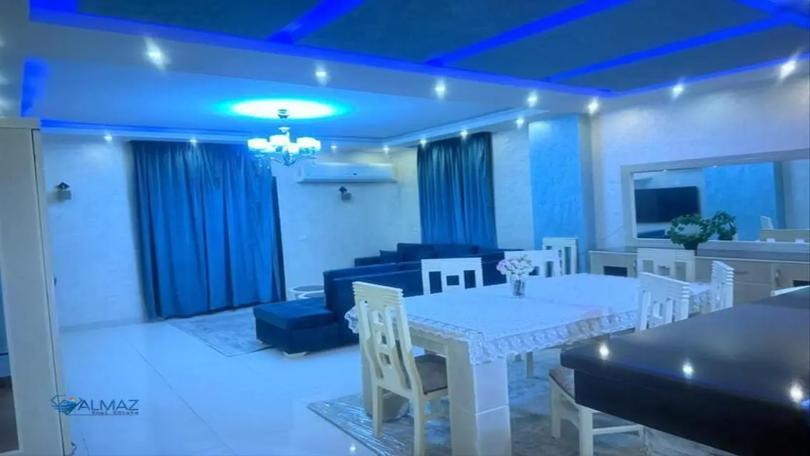 شقة فاخرة للإيجار في E8567-B-180-3-2-55