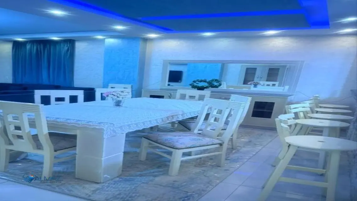 شقة فاخرة للإيجار في E8567-B-180-3-2-55