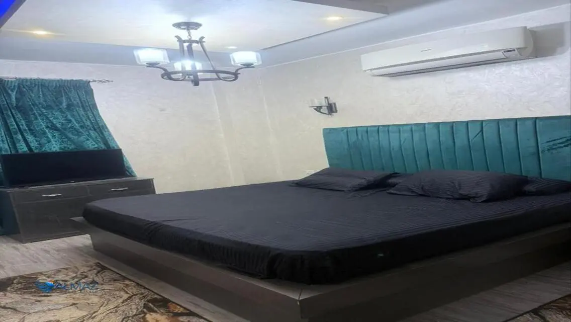 شقة فاخرة للإيجار في E8567-B-180-3-2-55