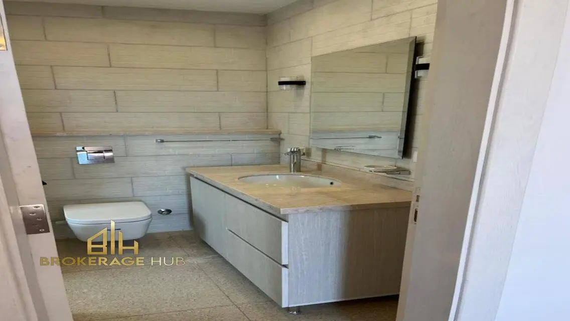 Beautiful Apartment for Rent by the Lakes