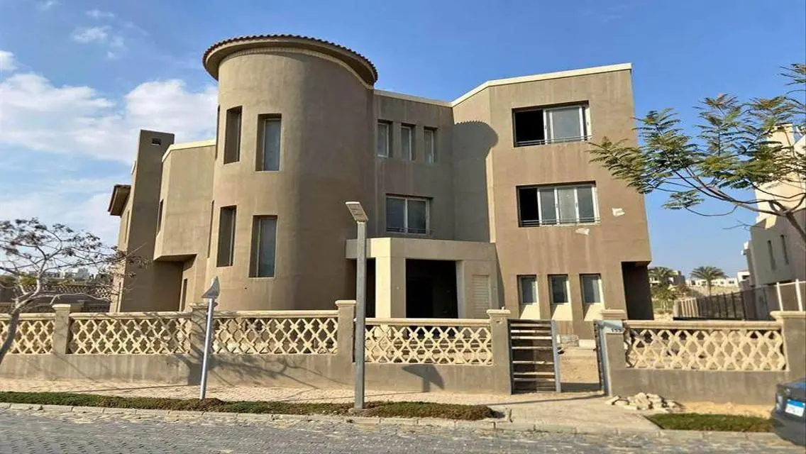 فيلا فاخرة مع مسبح خاص وإطلالات خلابة