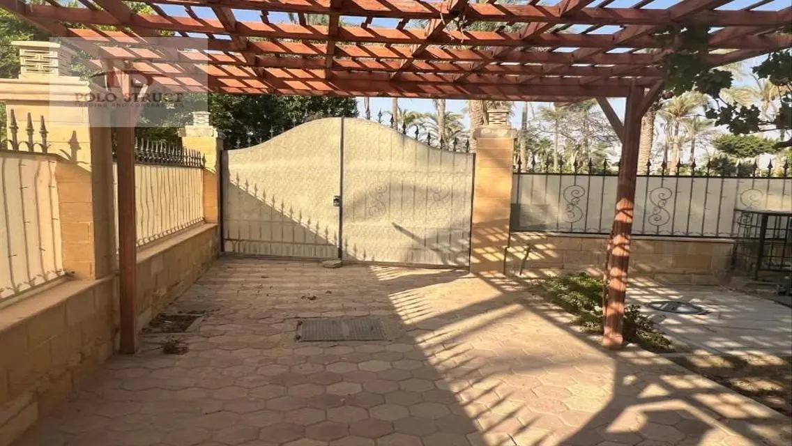 Luxurious Villa for Sale with Spacious Layout