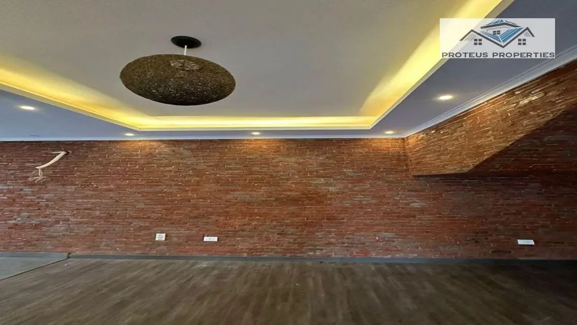 Luxury Apartment of 256 Square Meters in a Prime Location