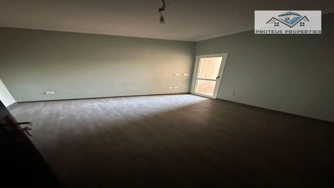 Luxury Apartment of 256 Square Meters in a Prime Location