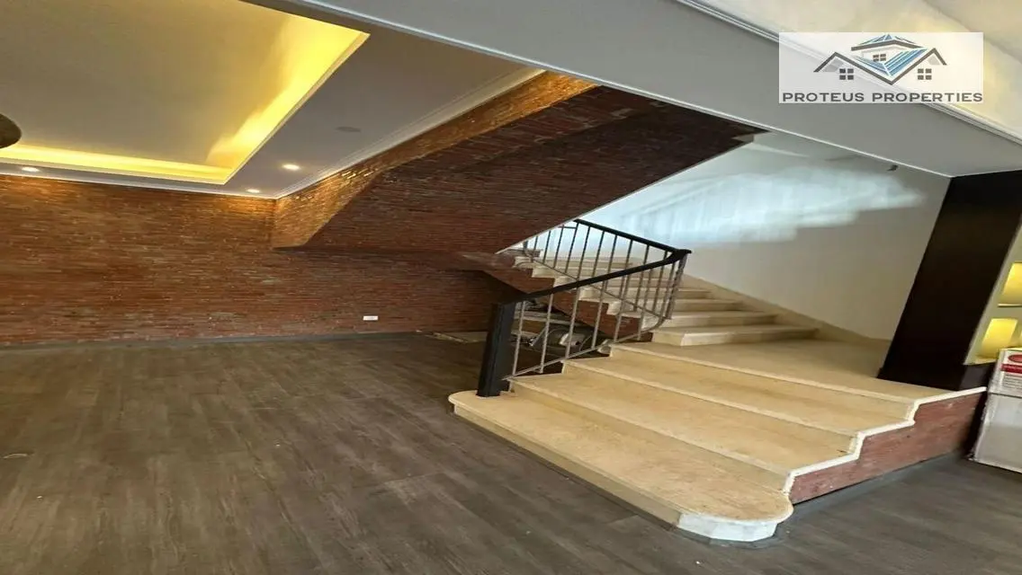 Luxury Apartment of 256 Square Meters in a Prime Location