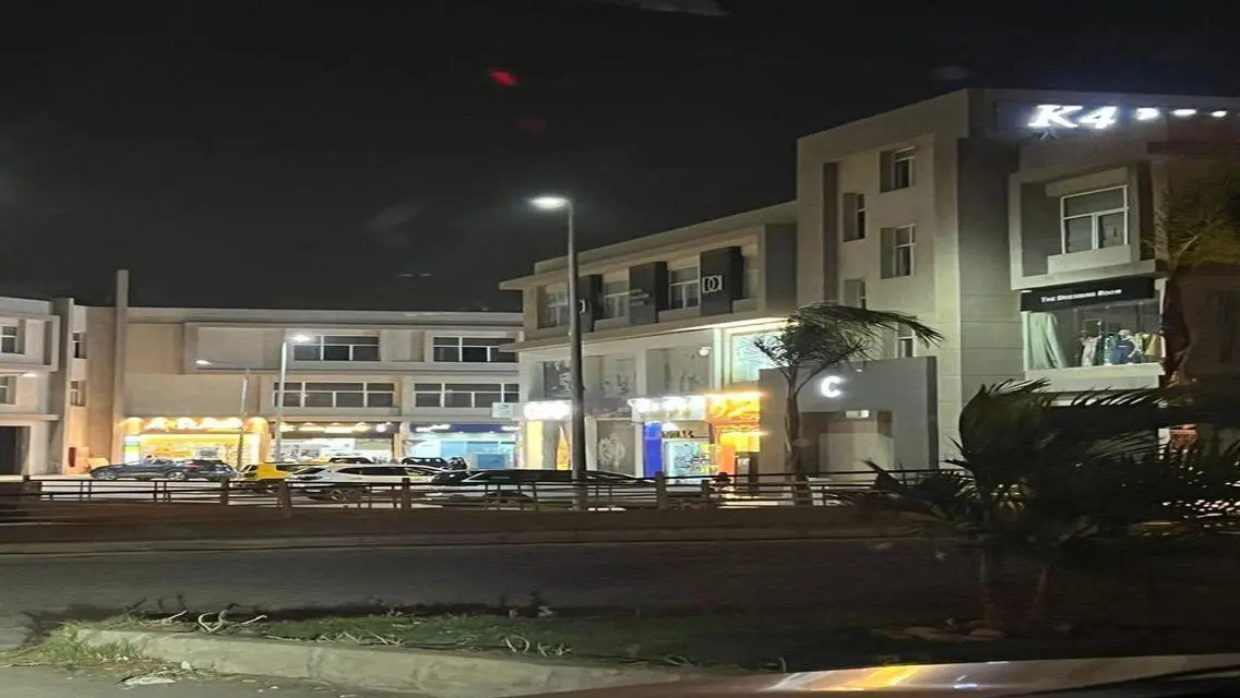 شقة فاخرة مع موقف مغطى في قلب المدينة