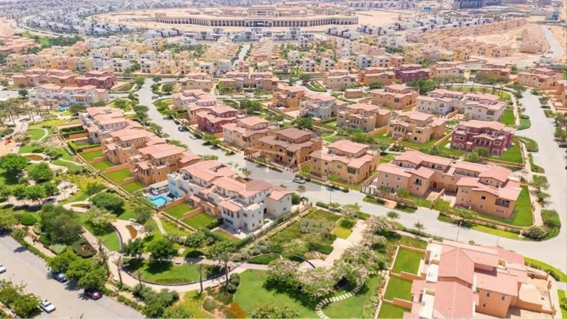 شقة فاخرة في موقع متميز مع إطلالة على البحيرات