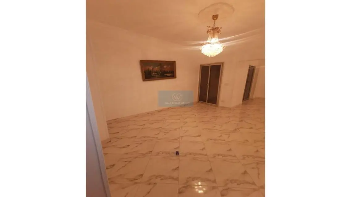 شقة فاخرة بمساحة 250 متر للبيع