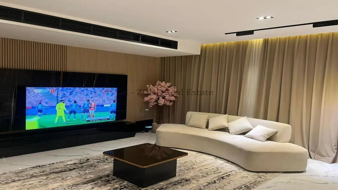 Luxury Villa for Rent in Hyde Park