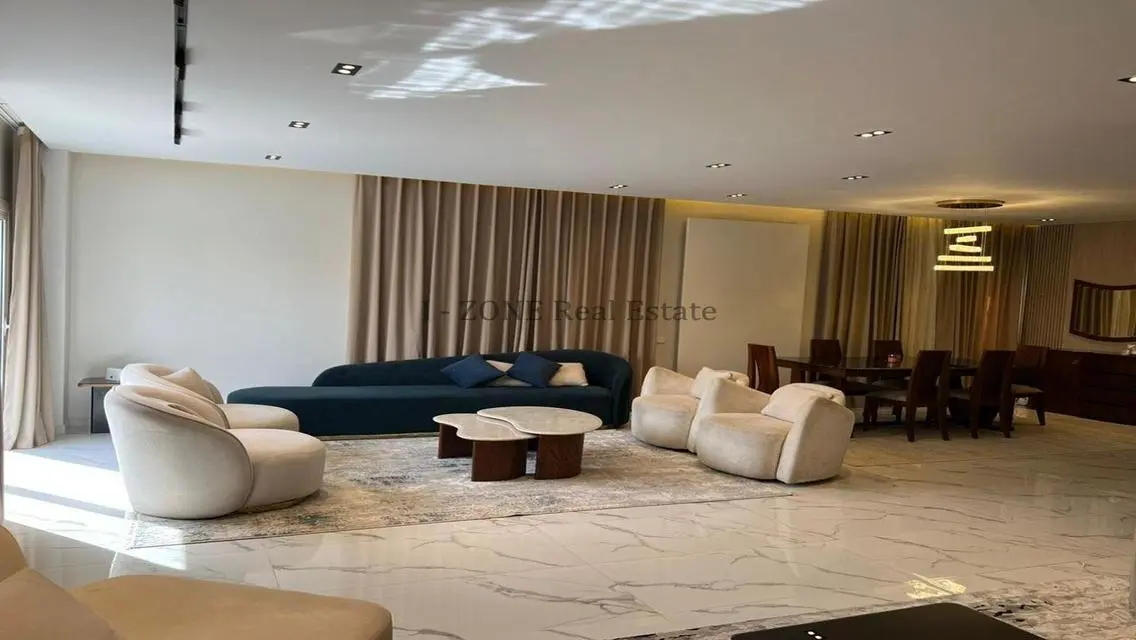 Luxury Villa for Rent in Hyde Park