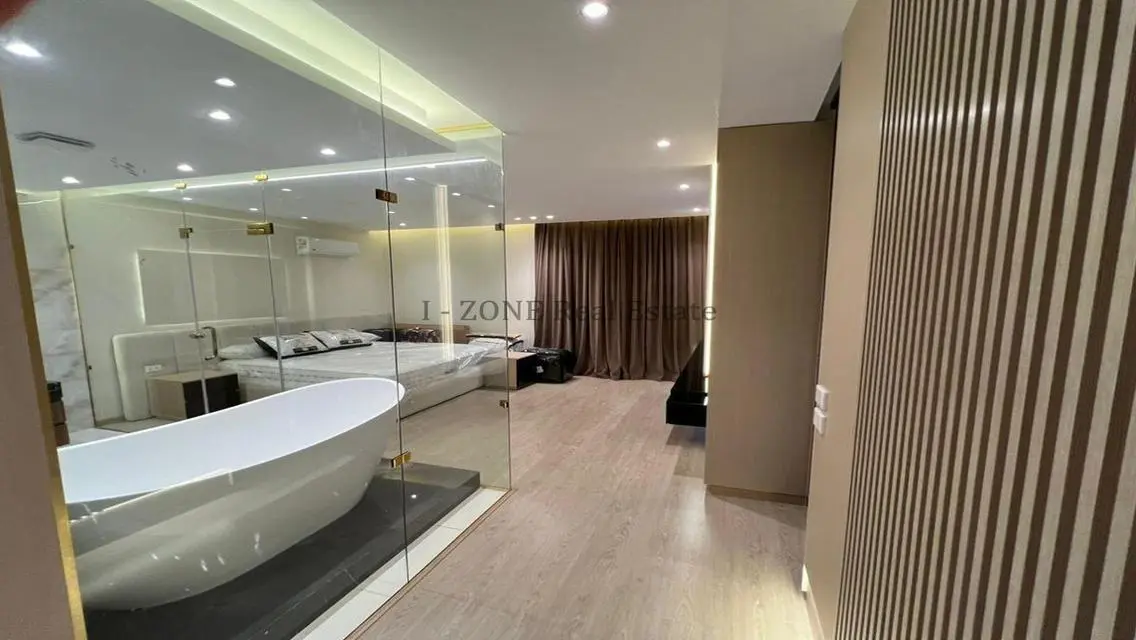 Luxury Villa for Rent in Hyde Park
