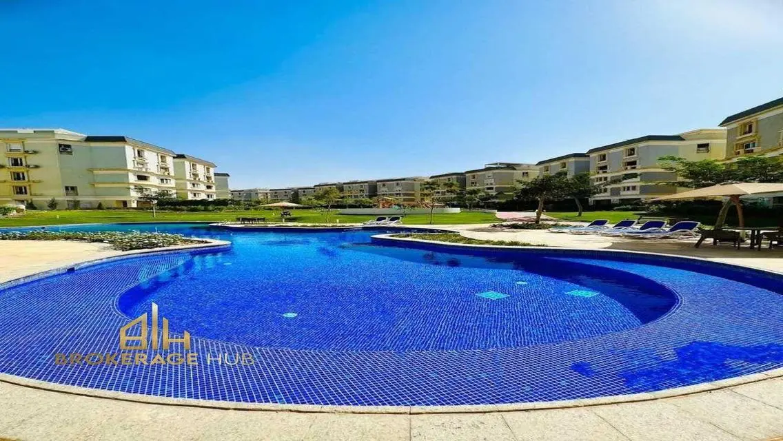 Luxury Apartment with Stunning Lake View