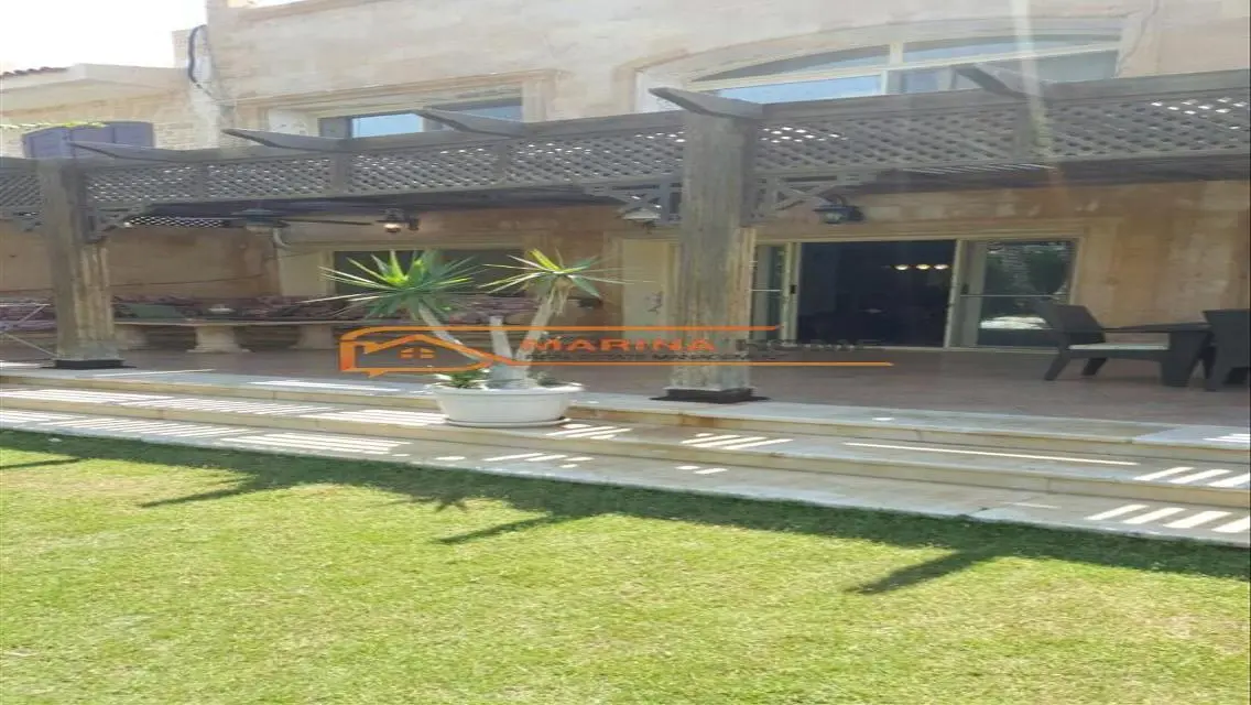 Stunning Villa for Sale in Marina - First Row on Rocky Lake