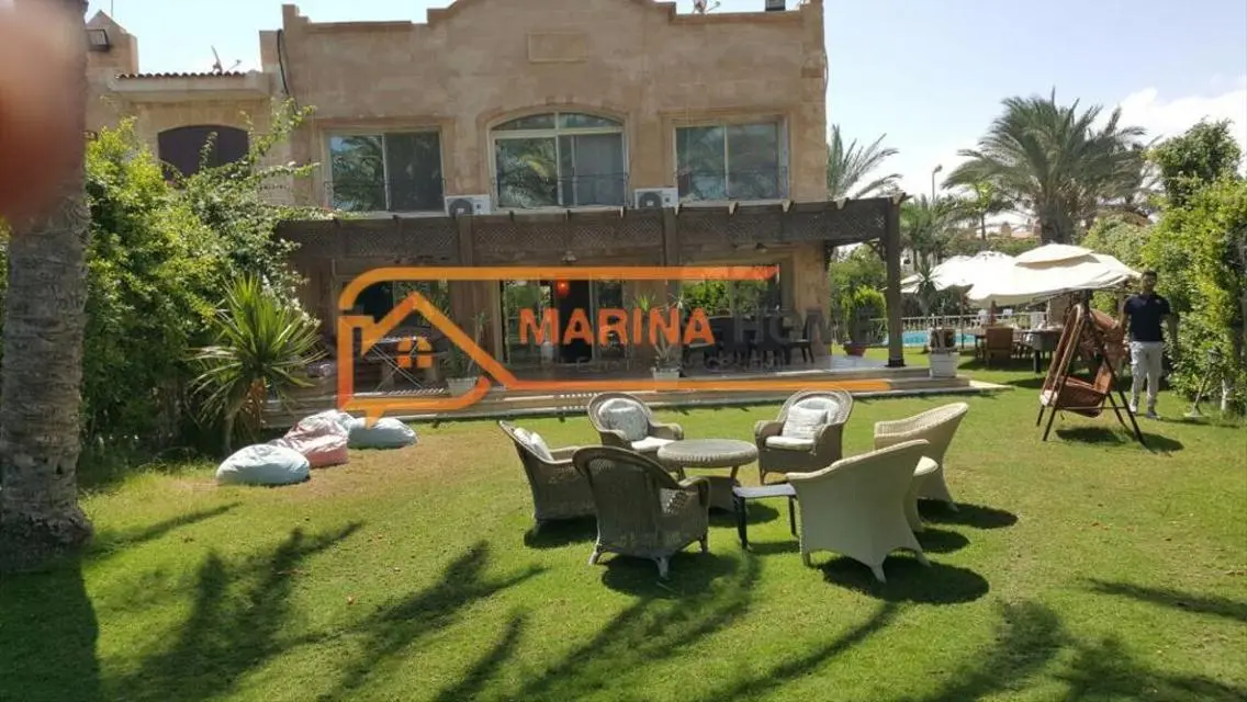 Stunning Villa for Sale in Marina - First Row on Rocky Lake