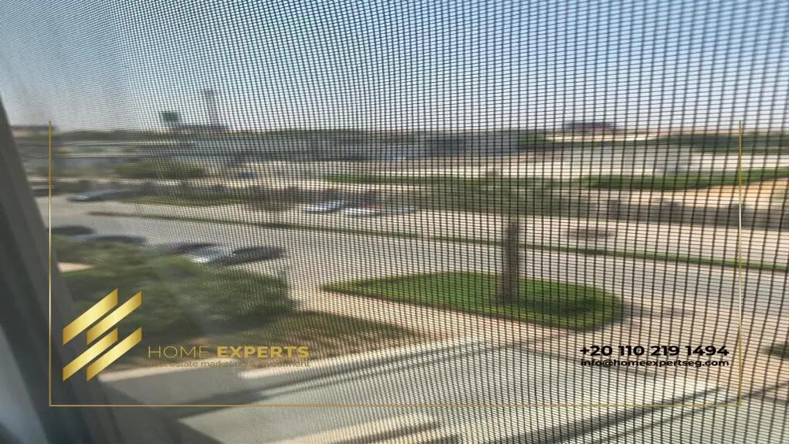 شقة فاخرة مع شرفة وإطلالة رائعة