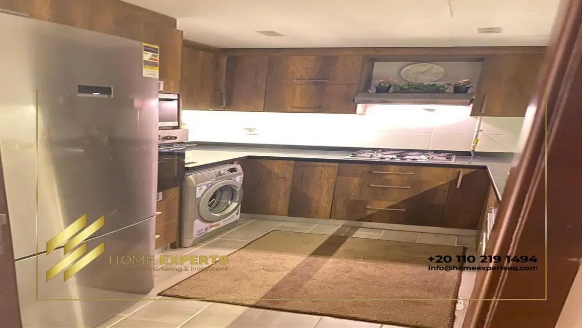 شقة فاخرة مع شرفة وإطلالة رائعة