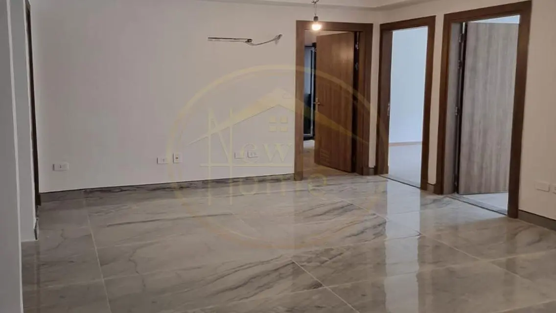 شقة فاخرة للبيع في سموحة - كمبوند سكاي لاين