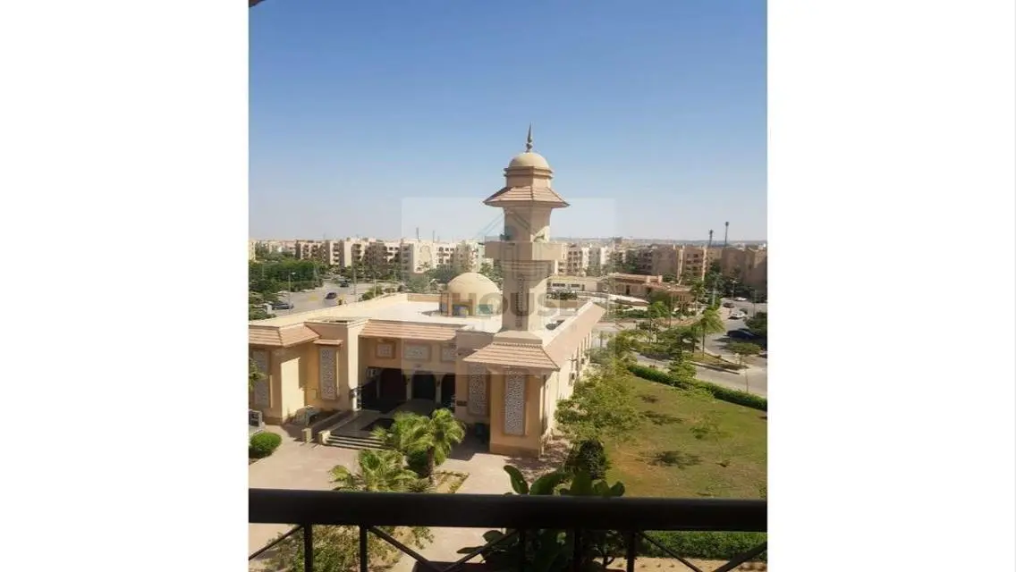 شقة فاخرة للبيع overlooking بحيرات