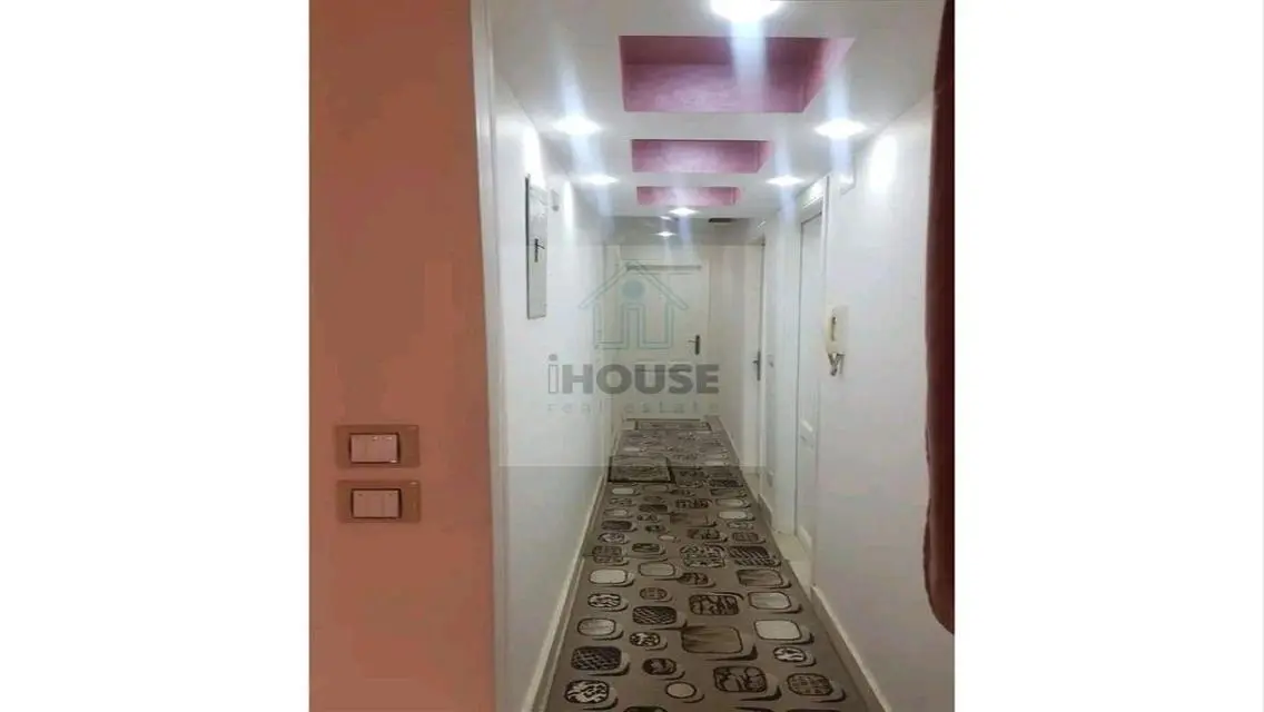 شقة فاخرة للبيع overlooking بحيرات