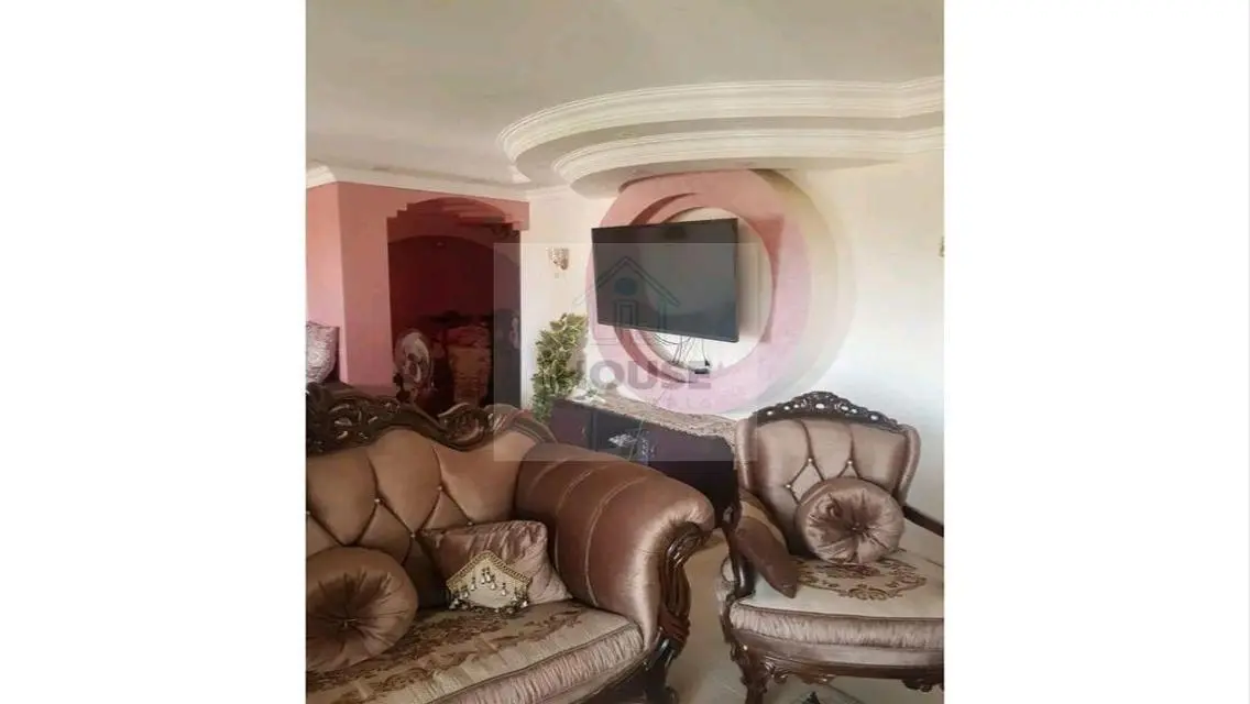 شقة فاخرة للبيع overlooking بحيرات