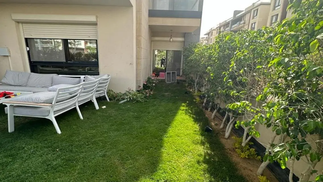 فيلا فاخرة للبيع بمساحة واسعة