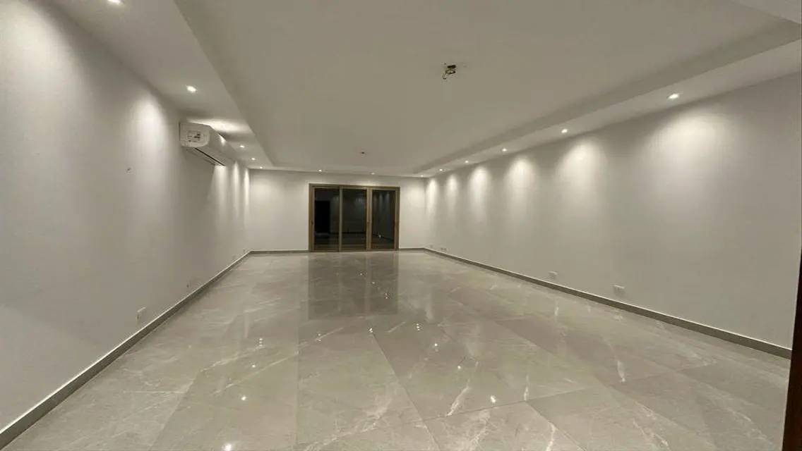 Luxurious Villa for Sale with Private Pool and Garden in Prime Location