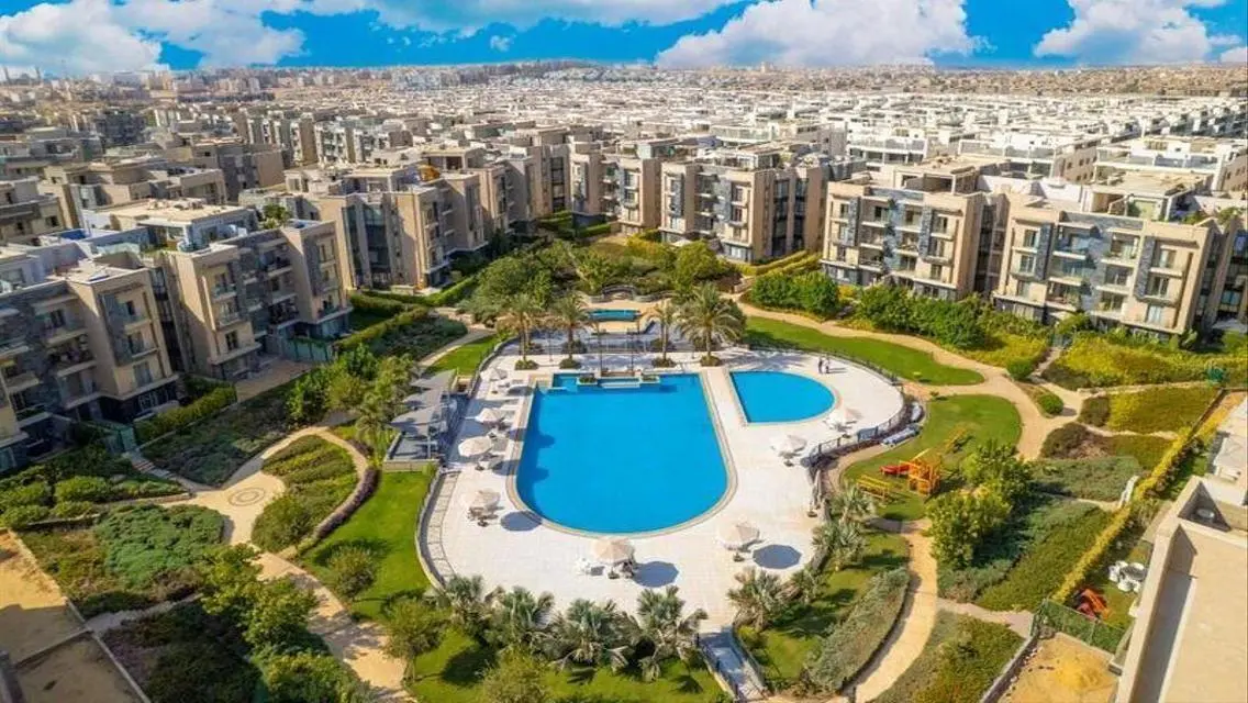 Luxury Apartment in Galleria Moon Valley