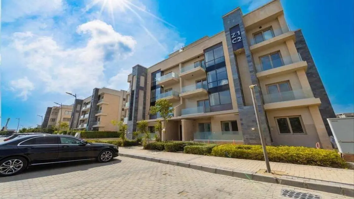 Luxury Apartment in Galleria Moon Valley