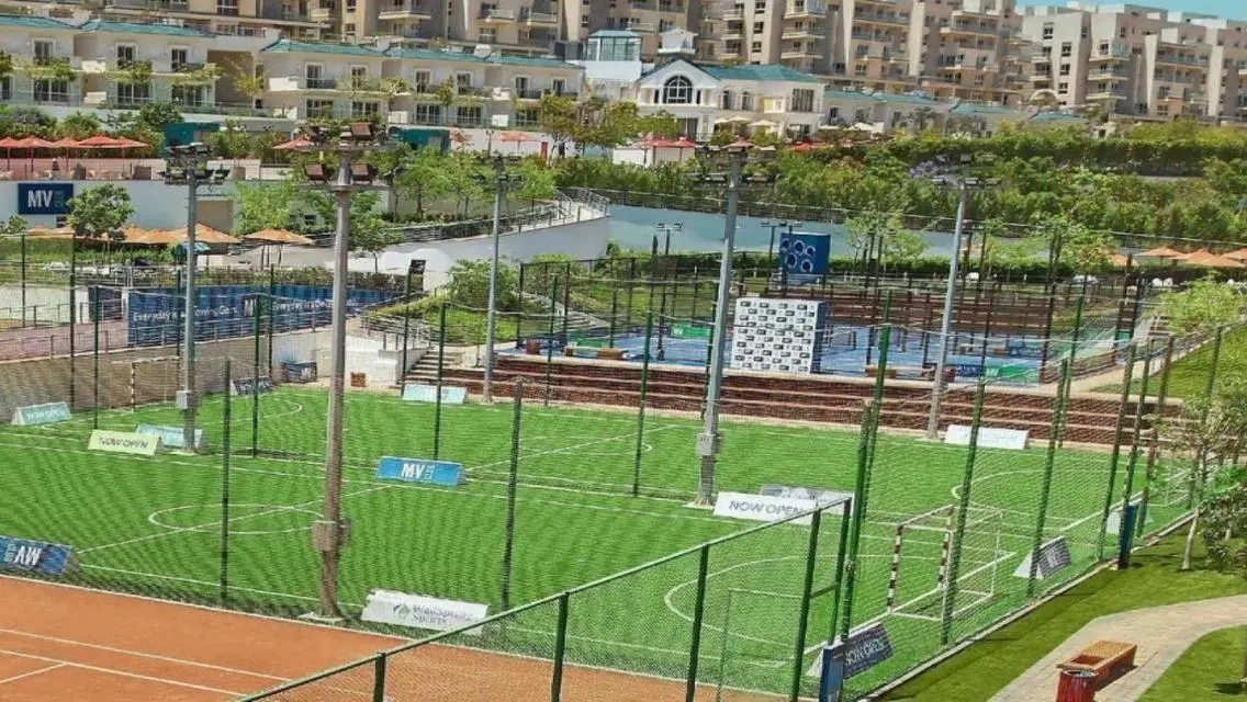 شقة فاخرة للبيع بإطلالة رائعة على البحيرات