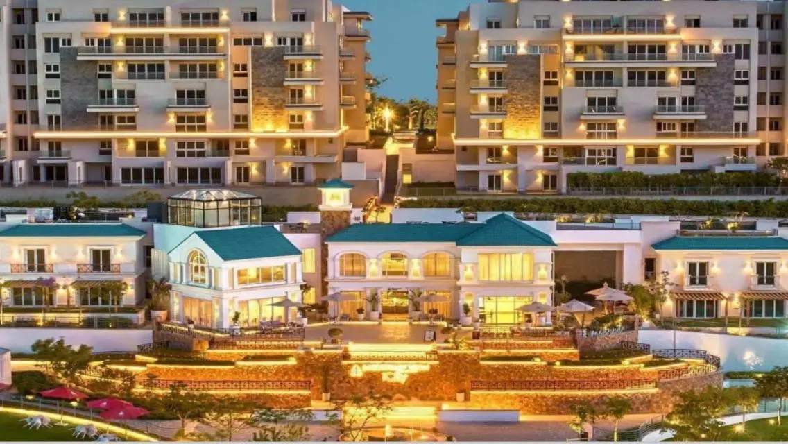 شقة فاخرة للبيع بإطلالة رائعة على البحيرات