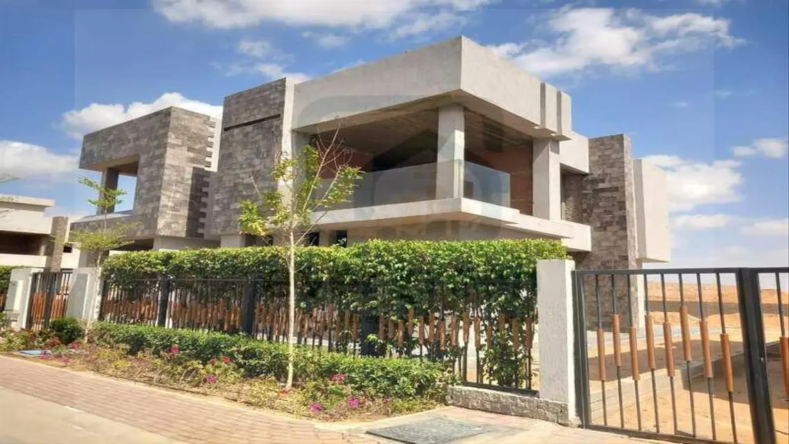 Luxury Apartment for Sale at Galleria Moon Valley
