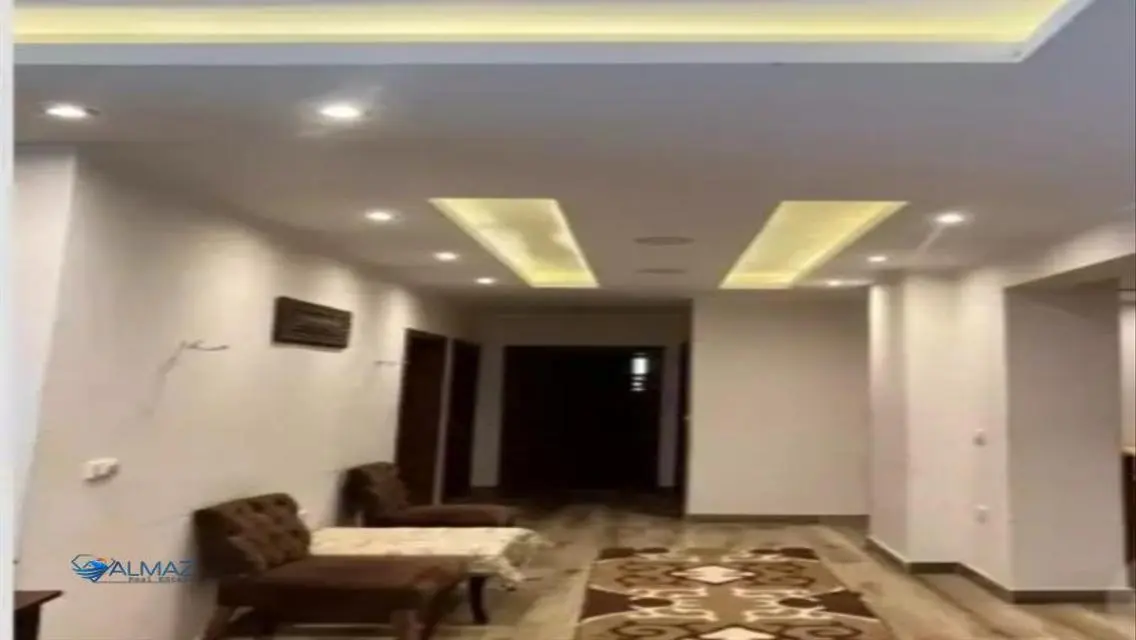 عقار متميز للبيع - شقة رائعة بمساحة 25000 متر