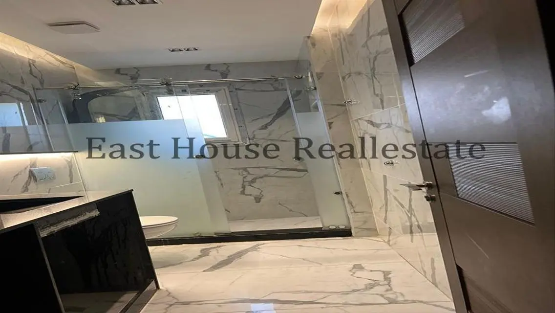 Luxury Apartment in Hyde Park - 160 sqm