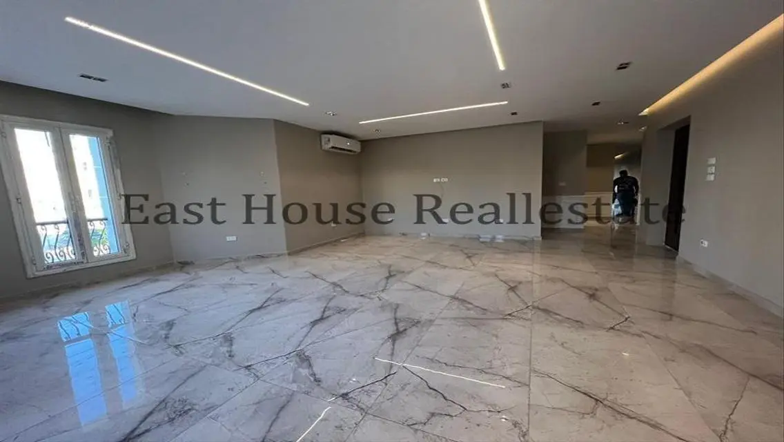 Luxury Apartment in Hyde Park - 160 sqm
