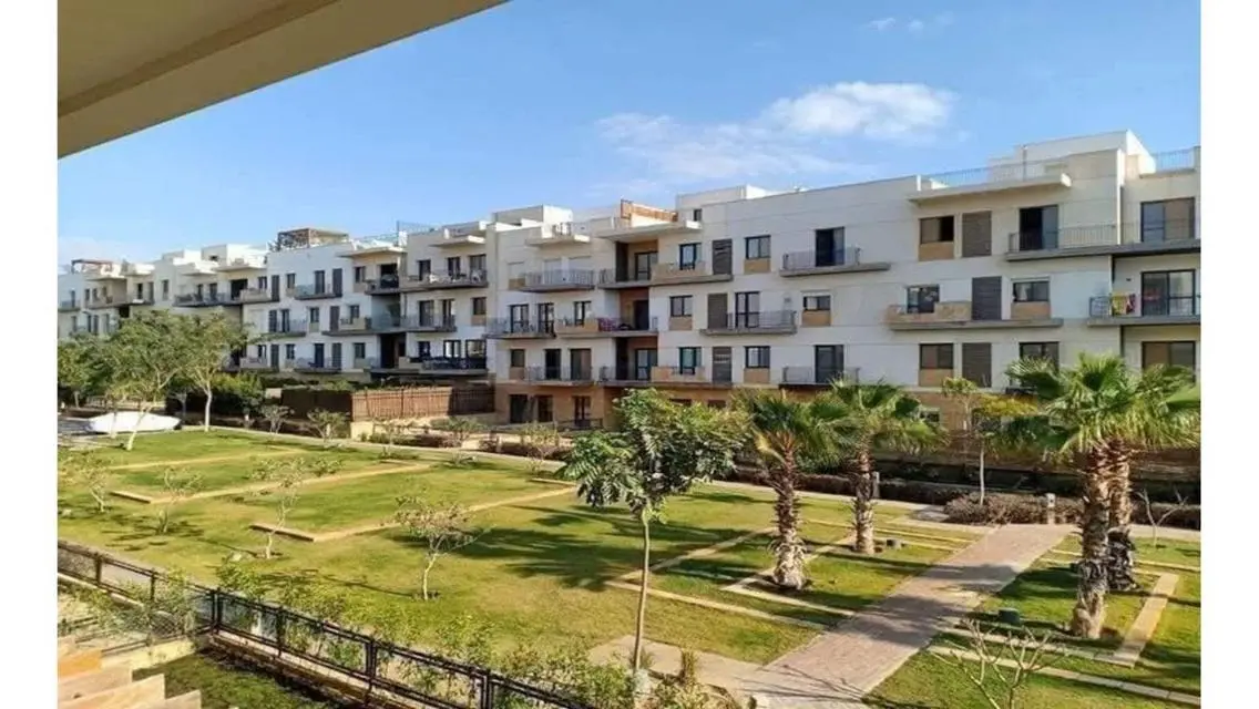 شقة فاخرة مع تكييف مركزي في موقع متميز