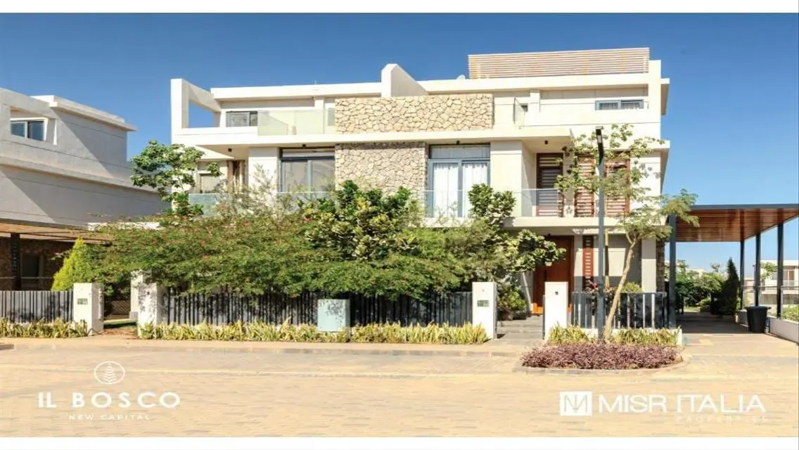 Luxury Villa with Terrace and Lakes View in Il Bosco City