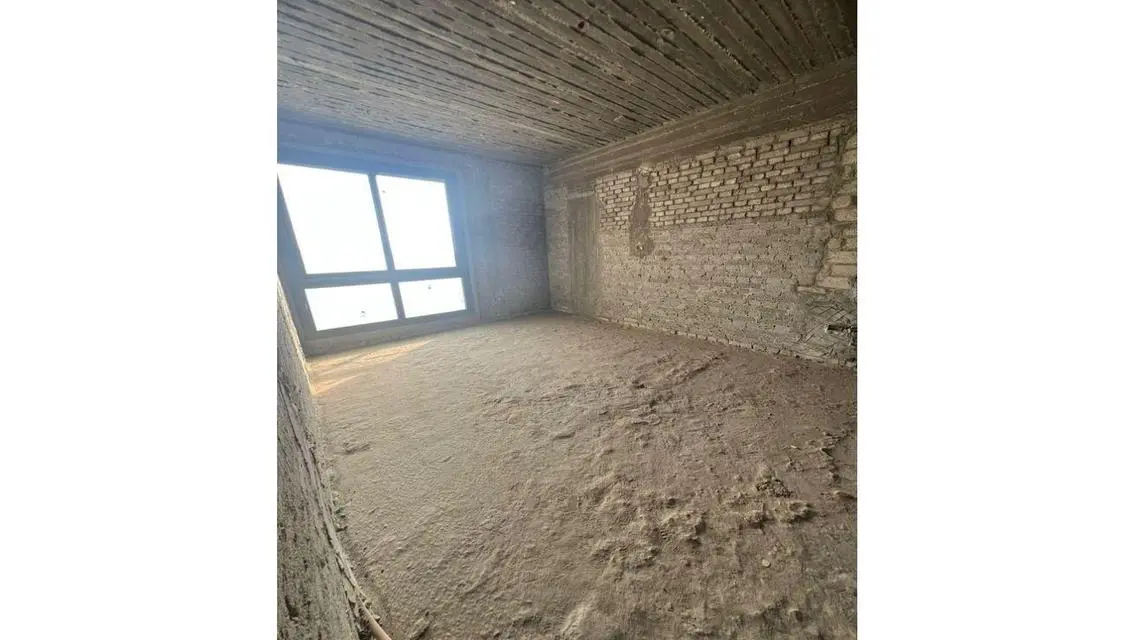 Luxury Apartment with Four Rooms and Exclusive Amenities