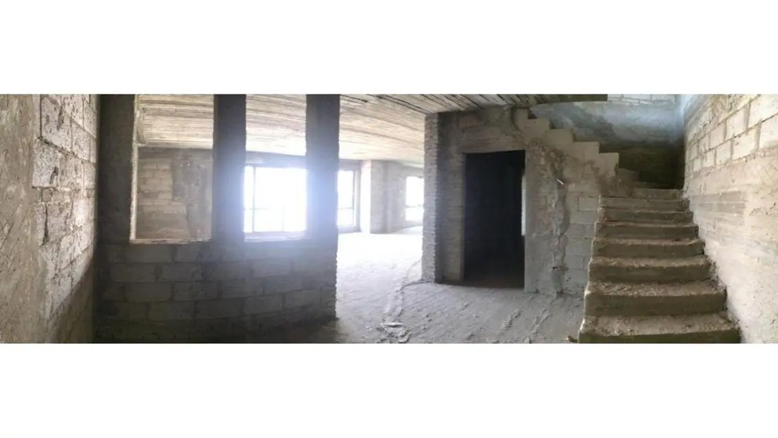 Luxury Apartment with Four Rooms and Exclusive Amenities