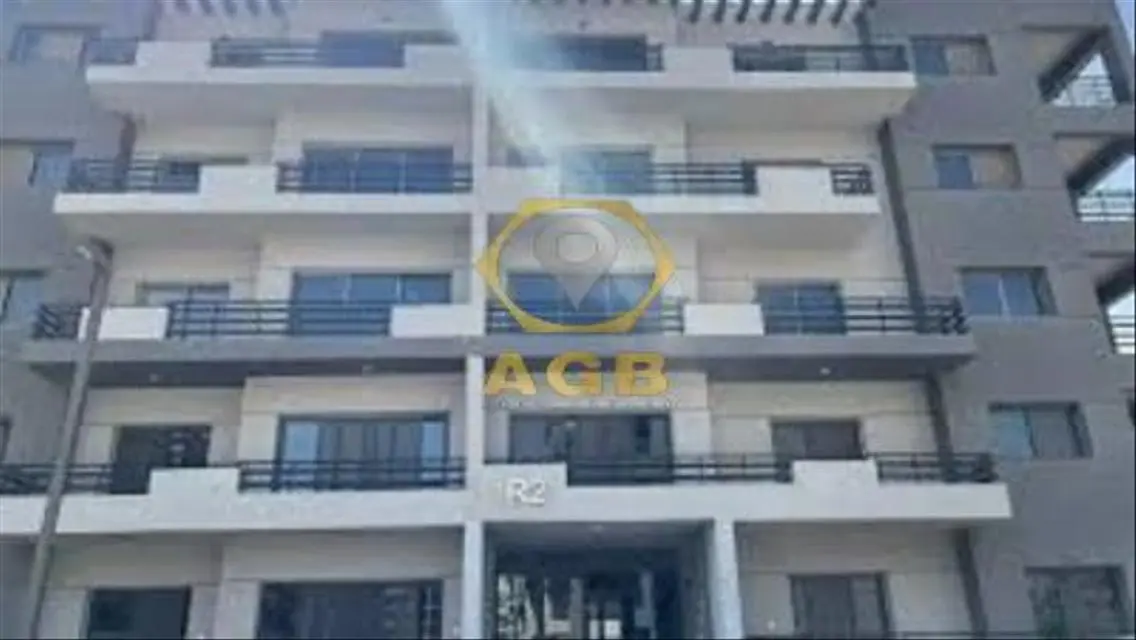 Luxury Apartment in Stoda Residence Compound Near Main Attraction