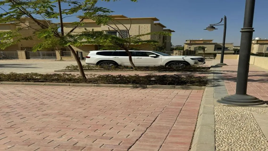 فيلا فاخرة للإيجار مع خدمات استثنائية
